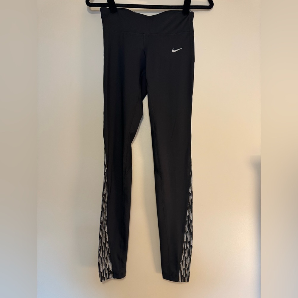 Nike Dry fit Leggings. Size S